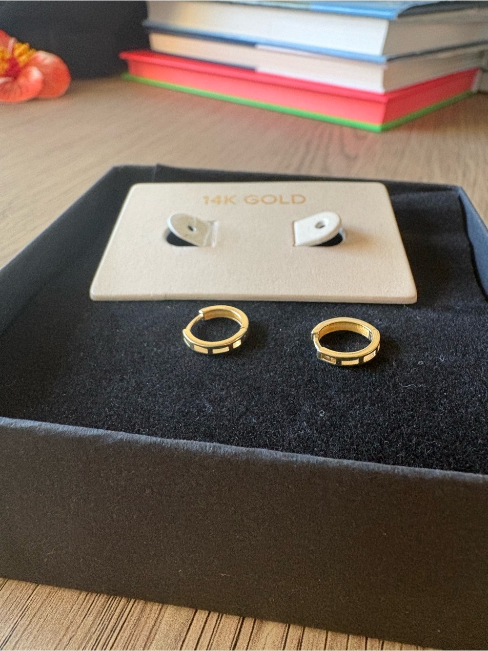 14K Gold Small Hoop Earrings - Yellow Gold